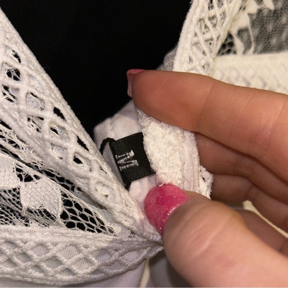 Amazon women white tshirt lace sleeve - Picture 4 of 4